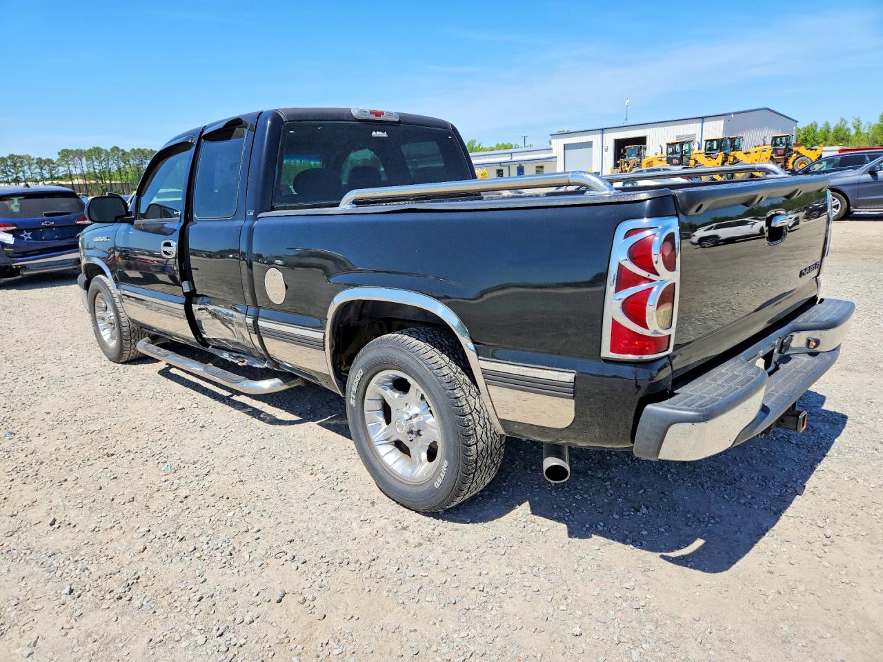 2004 CHEVROLET SILVERADO C1500 photo 4