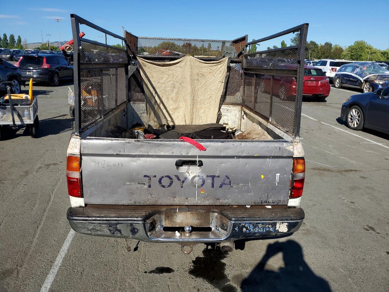 1997 TOYOTA TACOMA BASE photo 16
