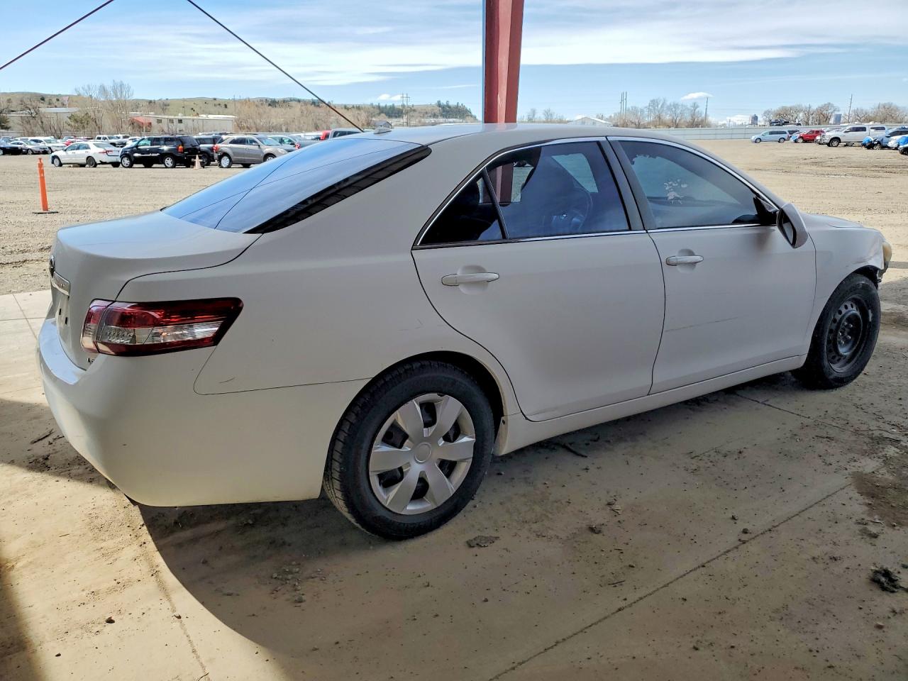 2010 TOYOTA CAMRY LE photo 5