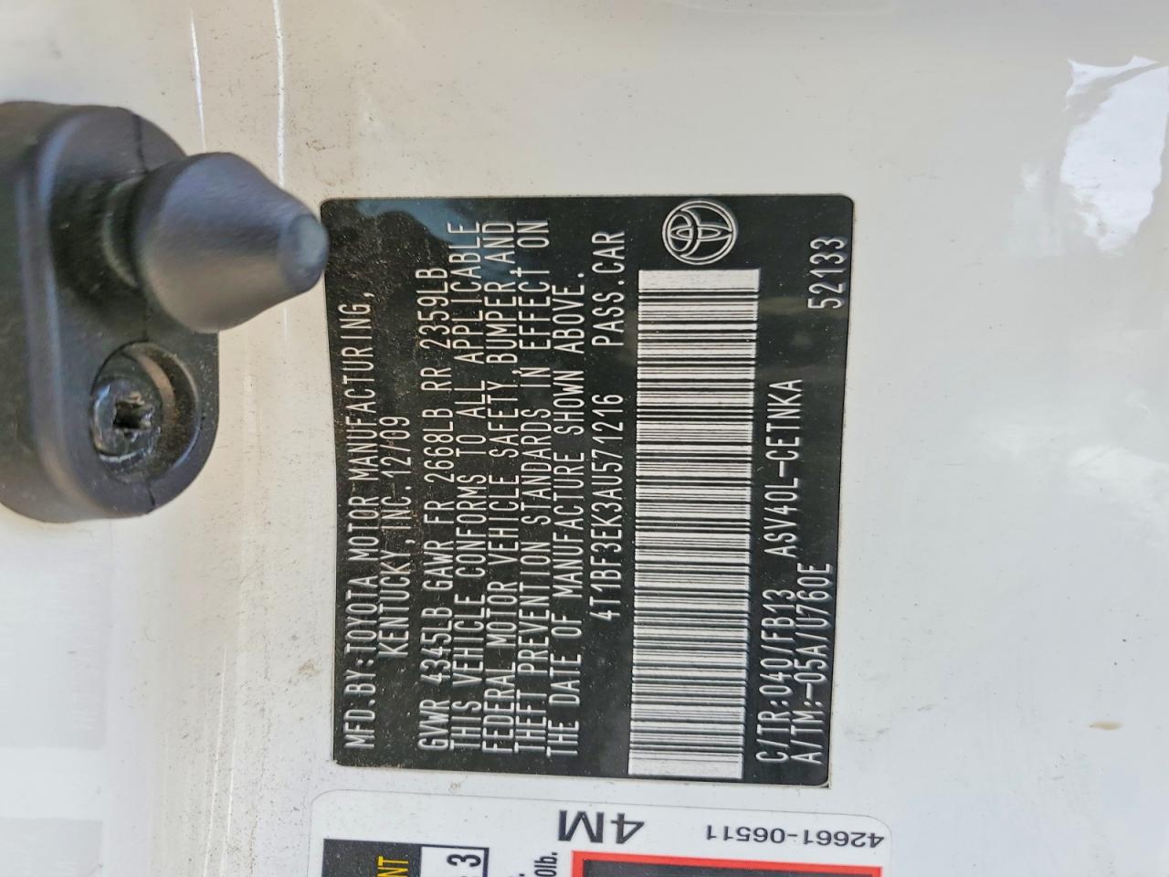 2010 TOYOTA CAMRY LE photo 23