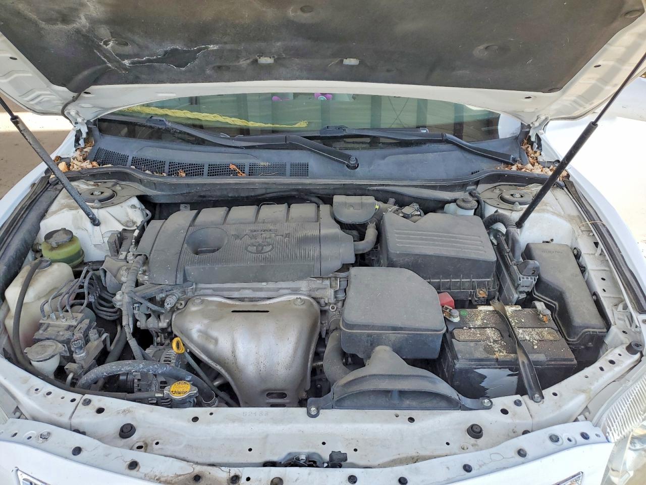 2010 TOYOTA CAMRY LE photo 21