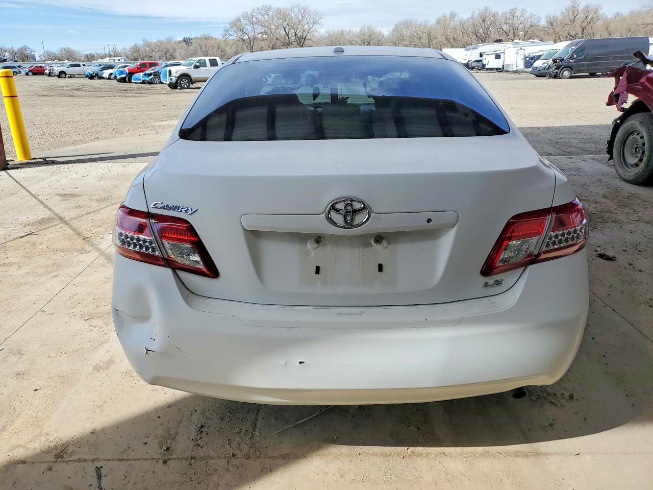 2010 TOYOTA CAMRY LE photo 11