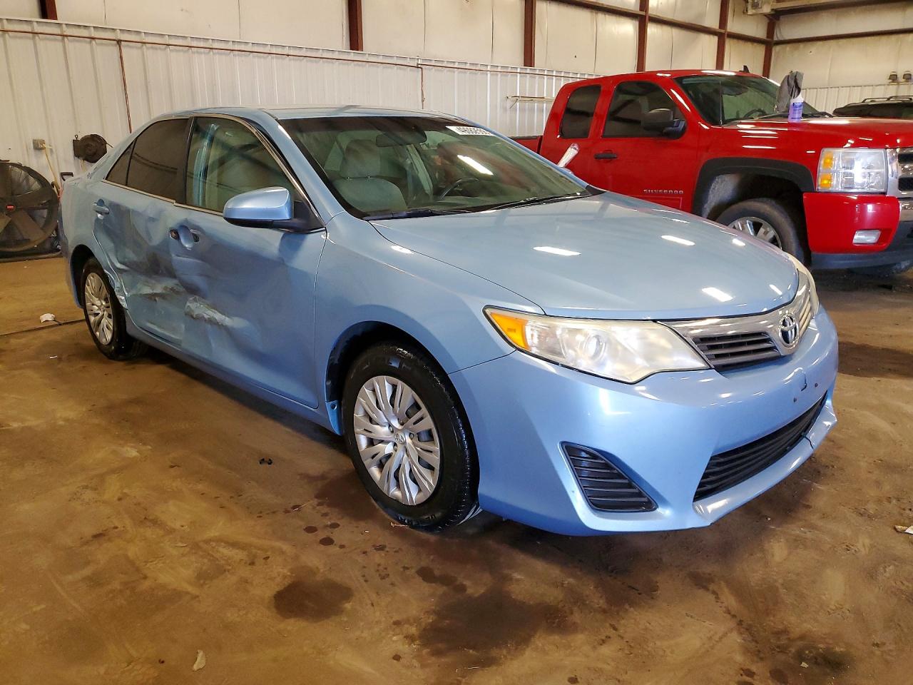 2012 TOYOTA CAMRY L photo 10