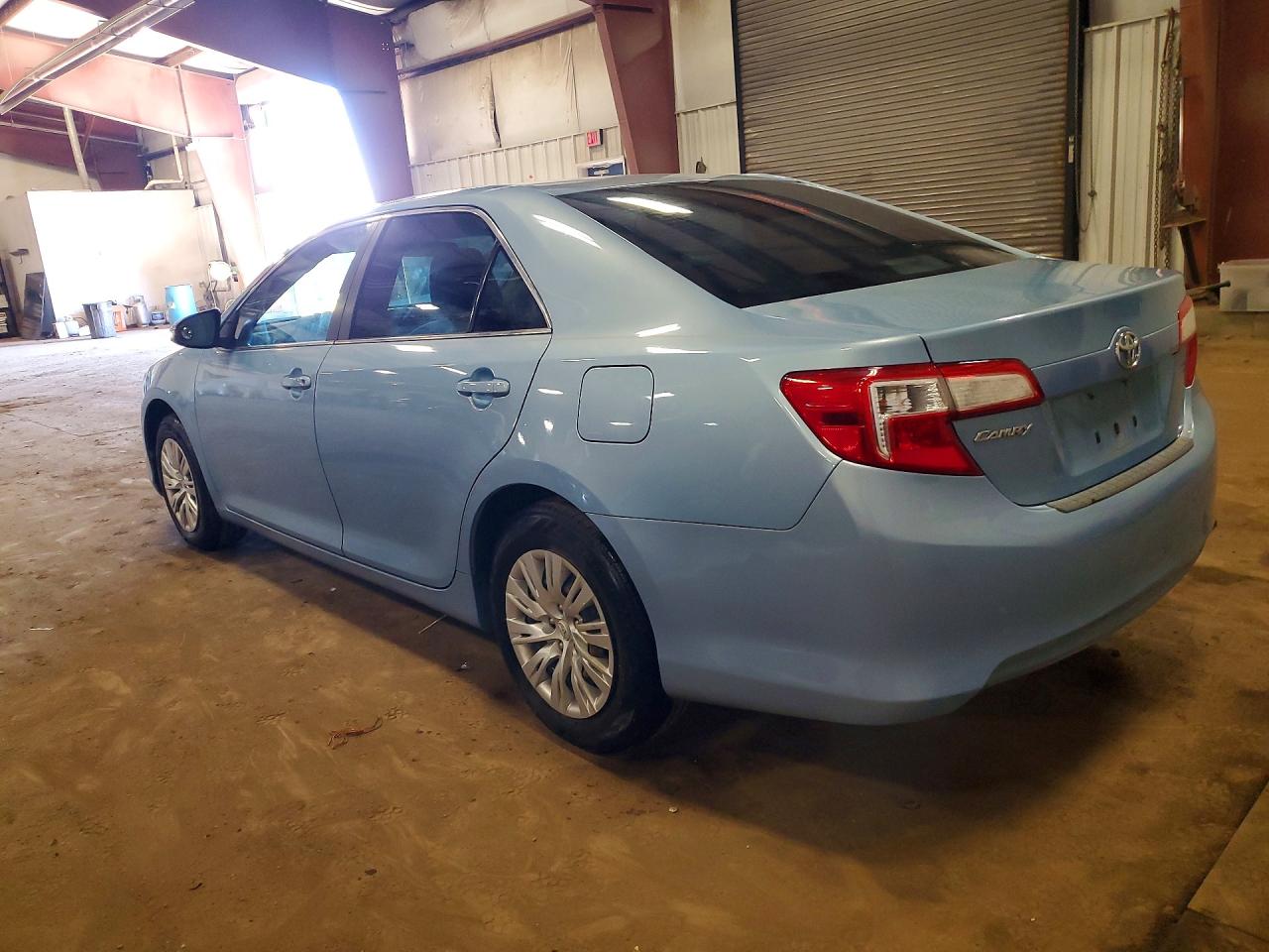 2012 TOYOTA CAMRY L photo 4
