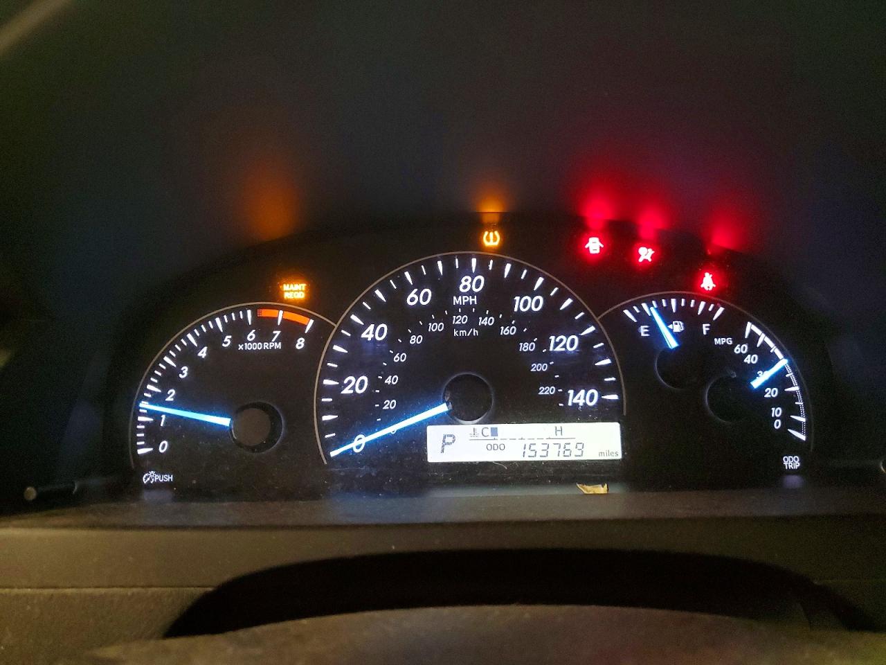2012 TOYOTA CAMRY L photo 25