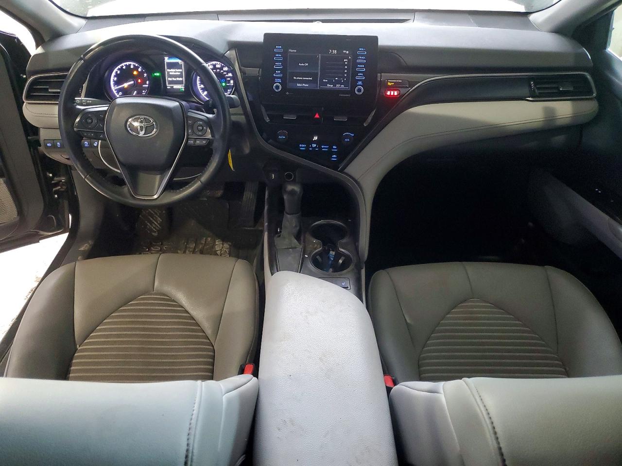 2021 TOYOTA CAMRY SE photo 22