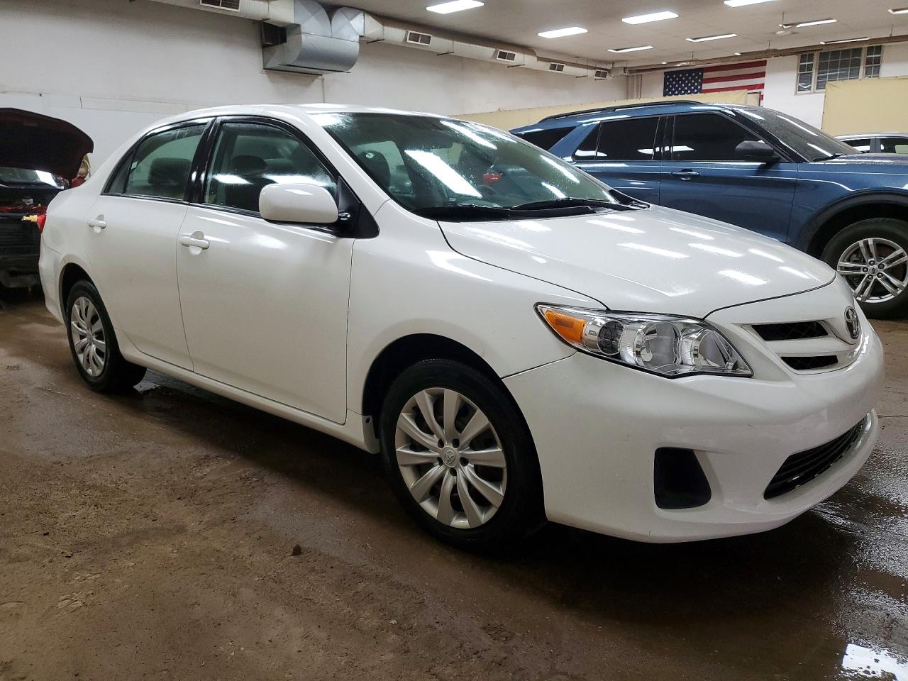 2012 TOYOTA COROLLA LE photo 10