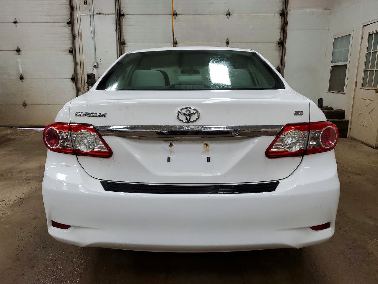 2012 TOYOTA COROLLA LE photo 16