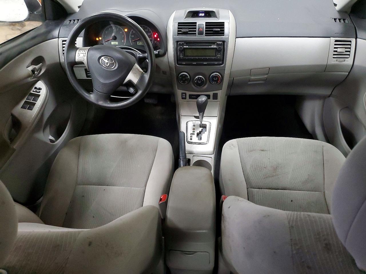 2012 TOYOTA COROLLA LE photo 22