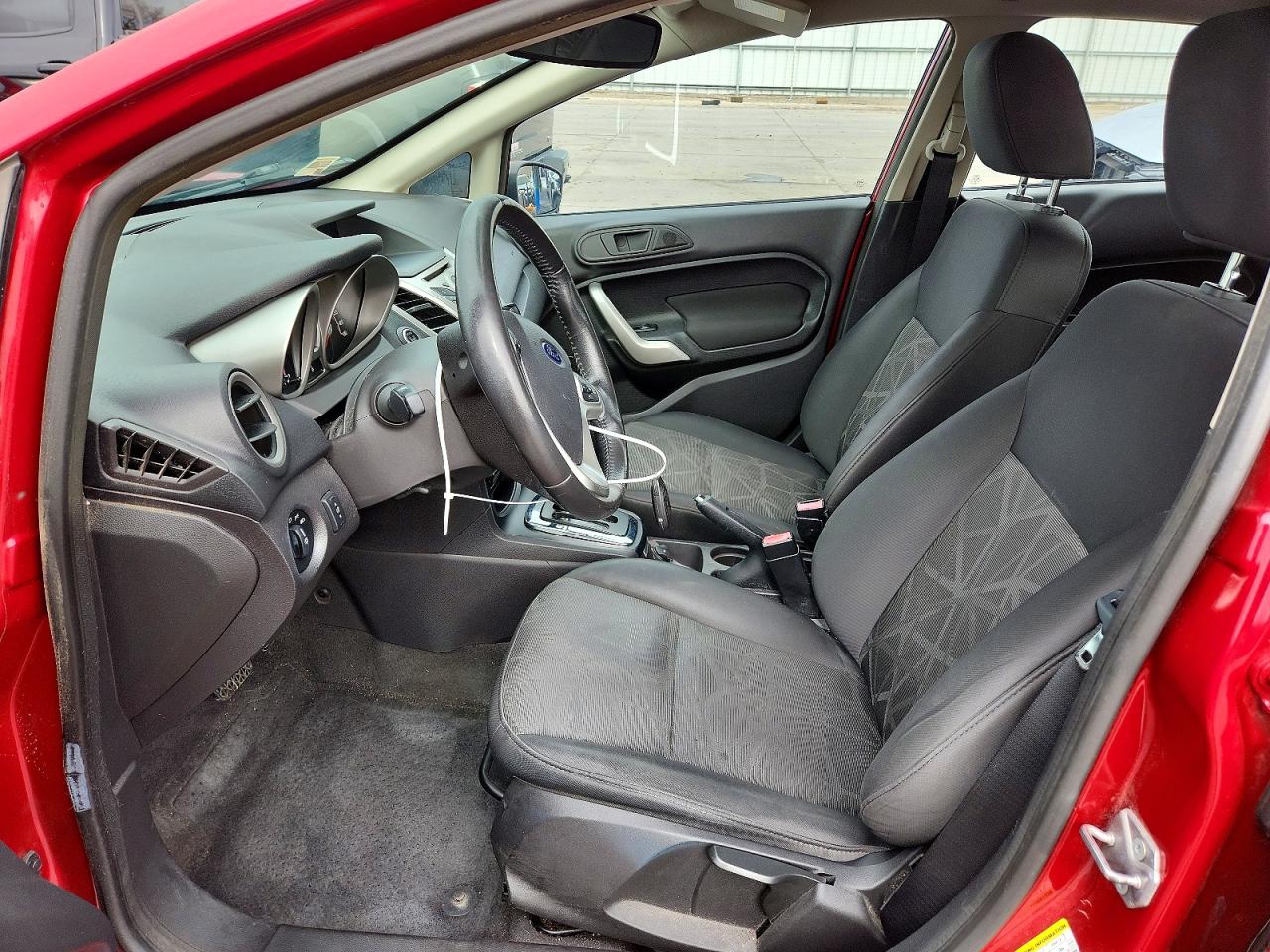 2011 FORD FIESTA SES photo 13