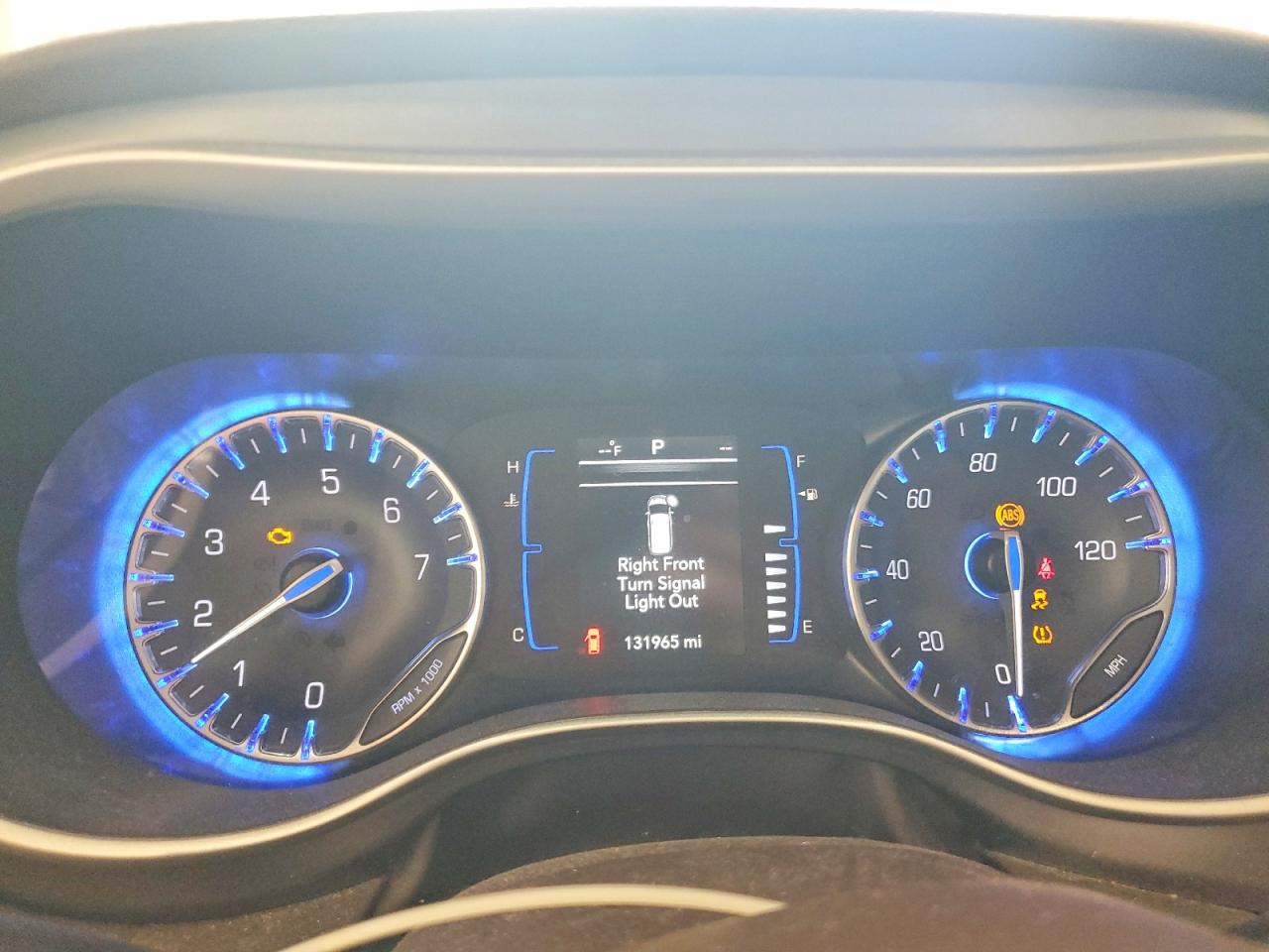 2019 CHRYSLER PACIFICA TOURING L photo 17