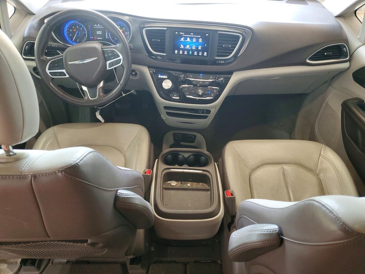 2019 CHRYSLER PACIFICA TOURING L photo 15