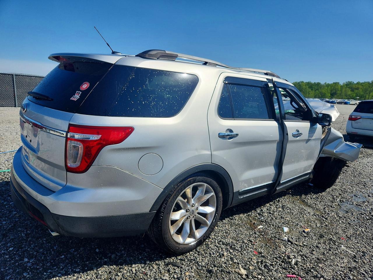 2011 FORD EXPLORER XLT photo 5