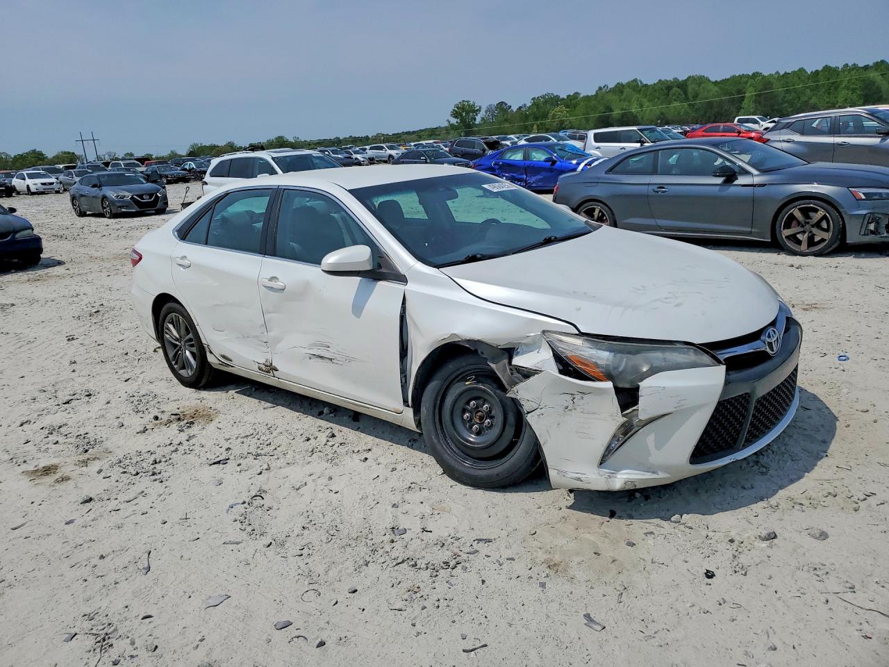 2017 TOYOTA CAMRY SE photo 10