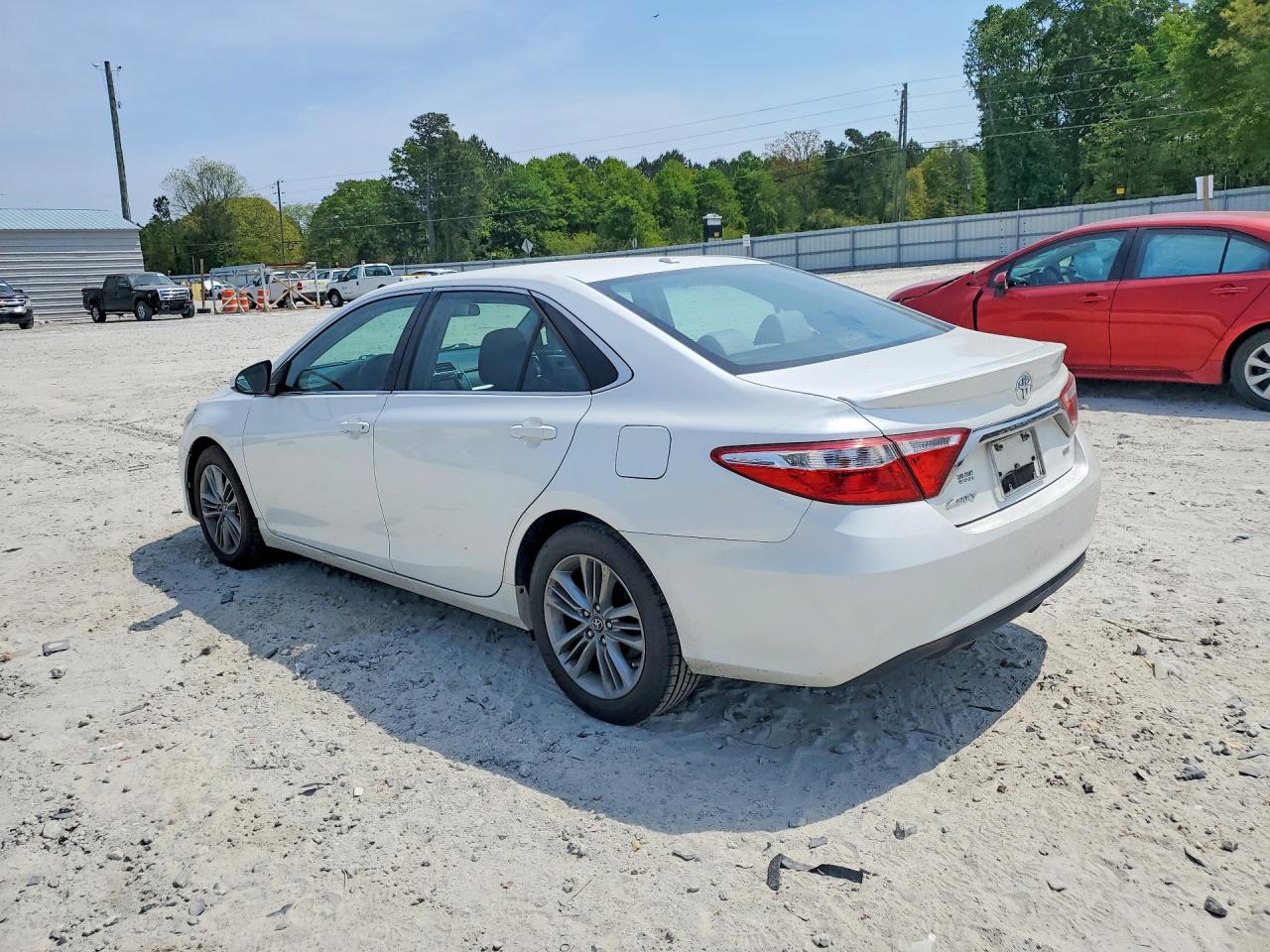 2017 TOYOTA CAMRY SE photo 4
