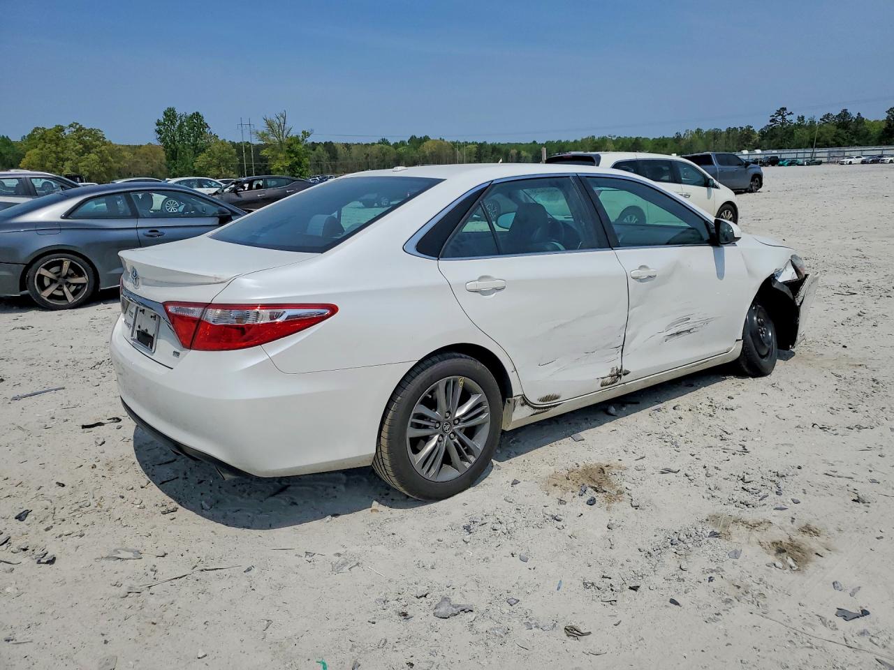 2017 TOYOTA CAMRY SE photo 7