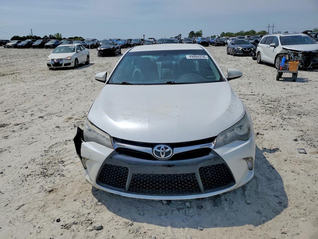 2017 TOYOTA CAMRY SE photo 13