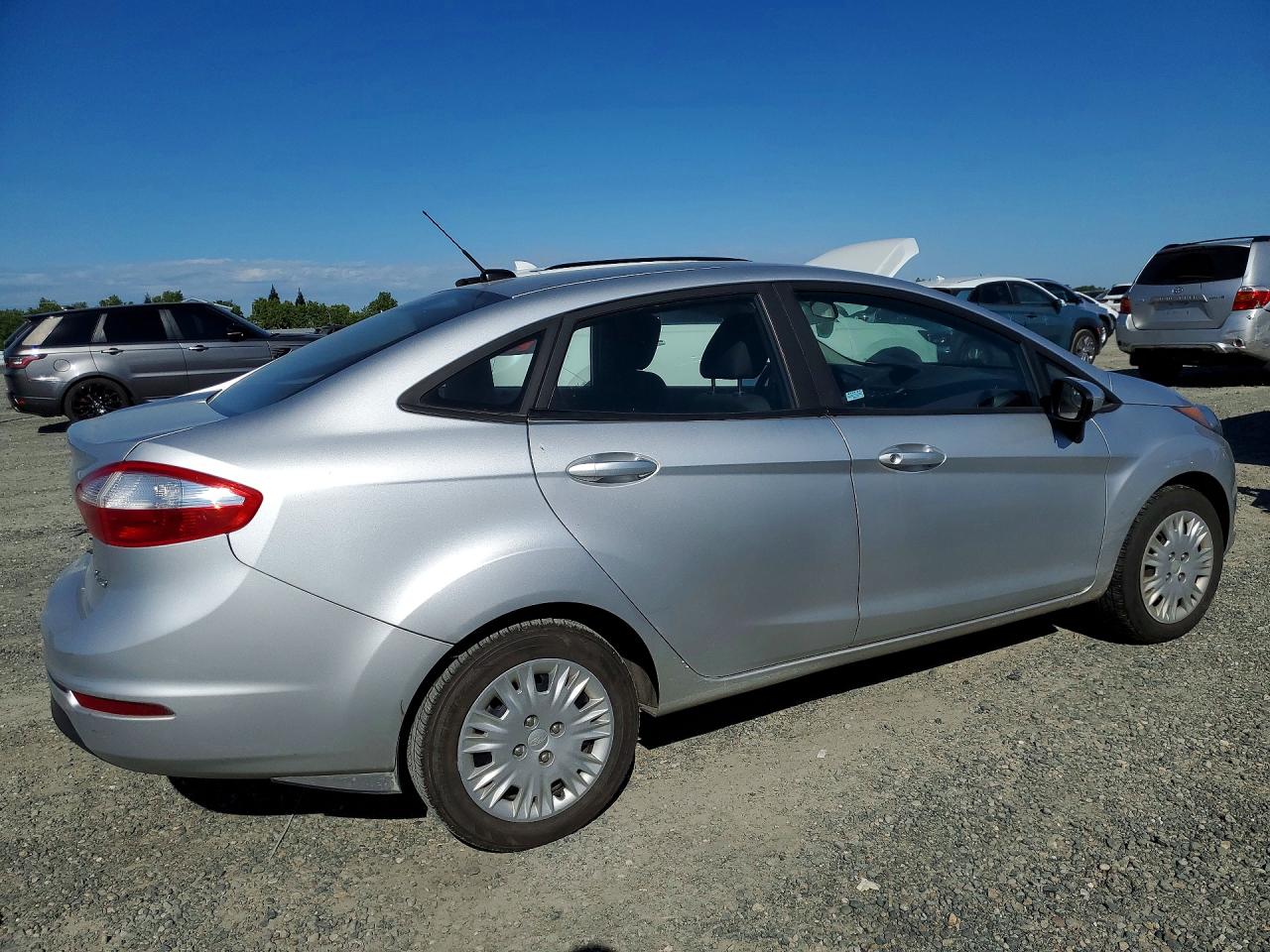 2015 FORD FIESTA S photo 5