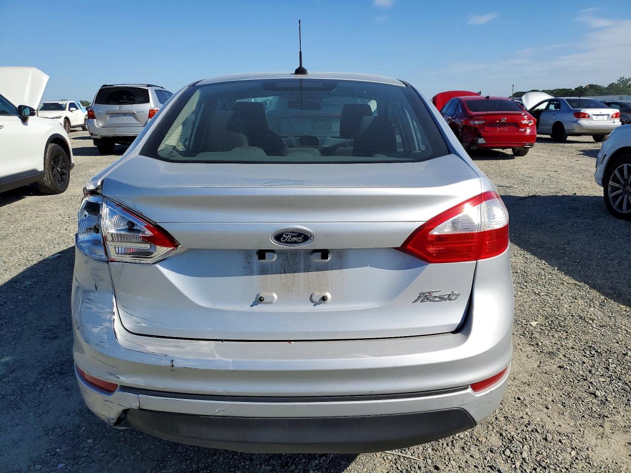 2015 FORD FIESTA S photo 11