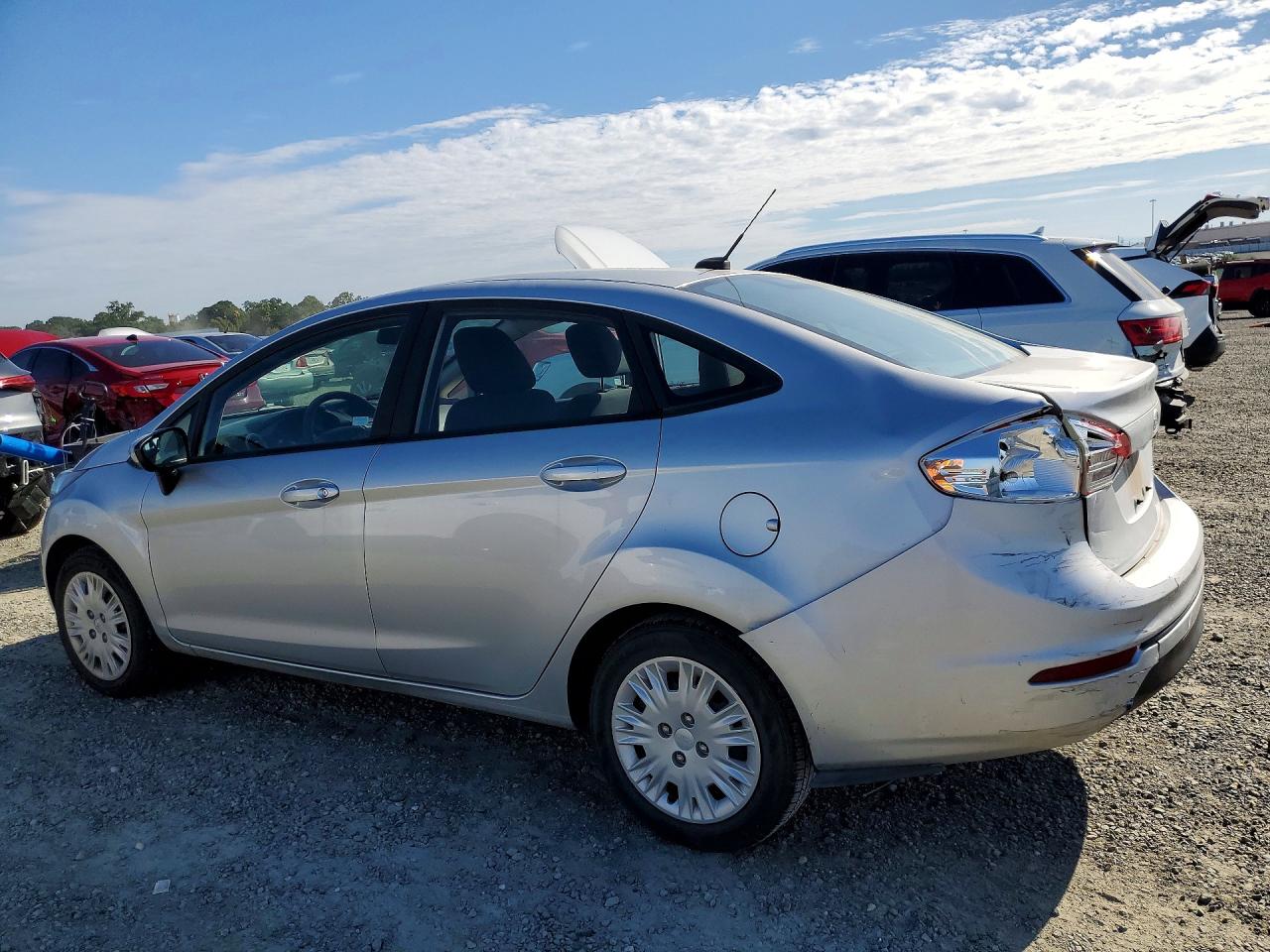 2015 FORD FIESTA S photo 3
