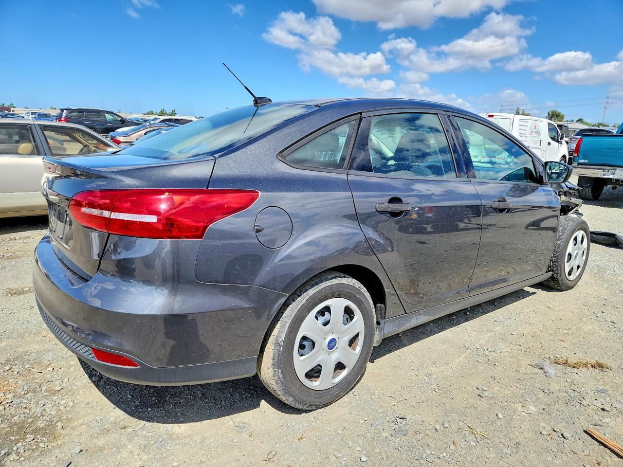 2017 FORD FOCUS S photo 5