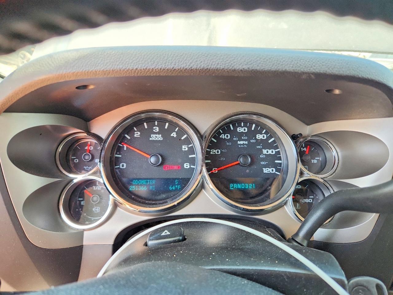 2010 CHEVROLET SILVERADO C1500 LT photo 25