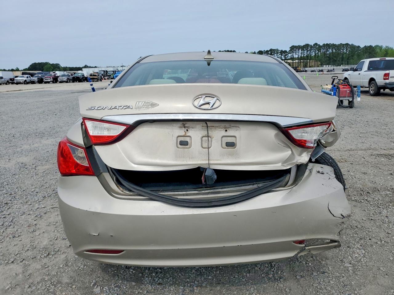 2011 HYUNDAI SONATA photo 11