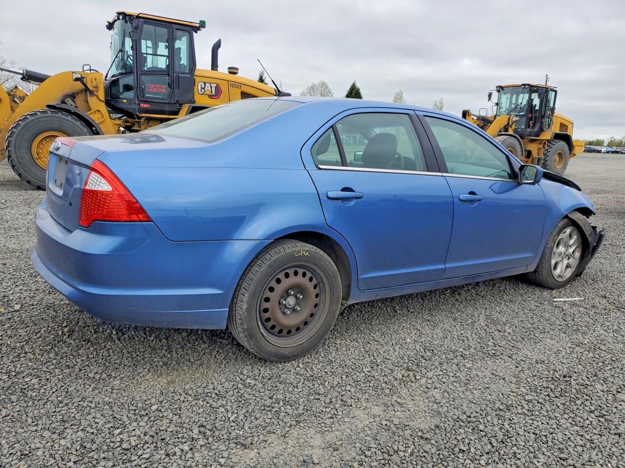 2010 FORD FUSION SE photo 3