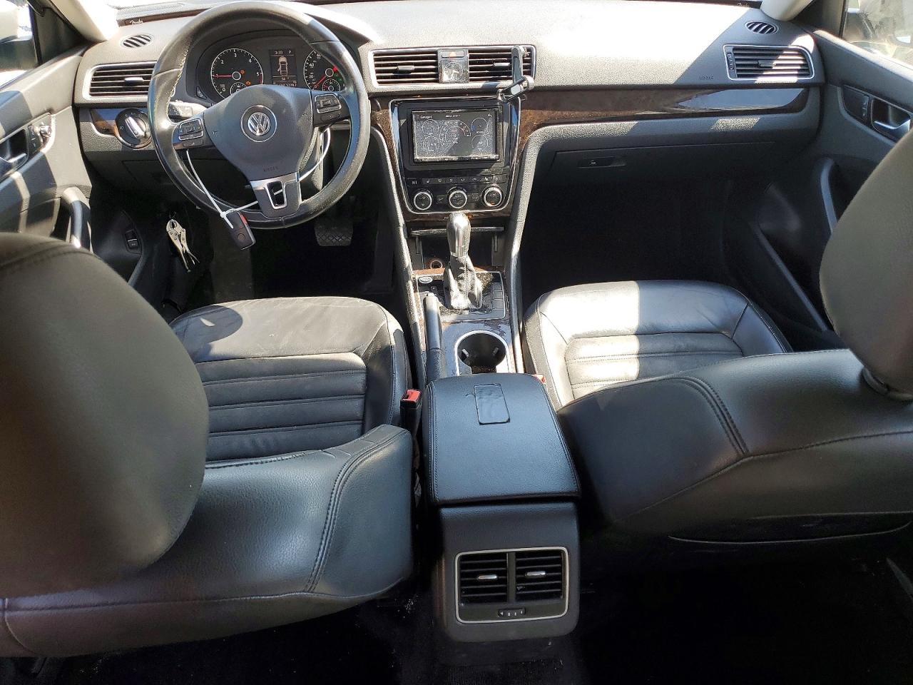 2014 VOLKSWAGEN PASSAT SEL photo 8