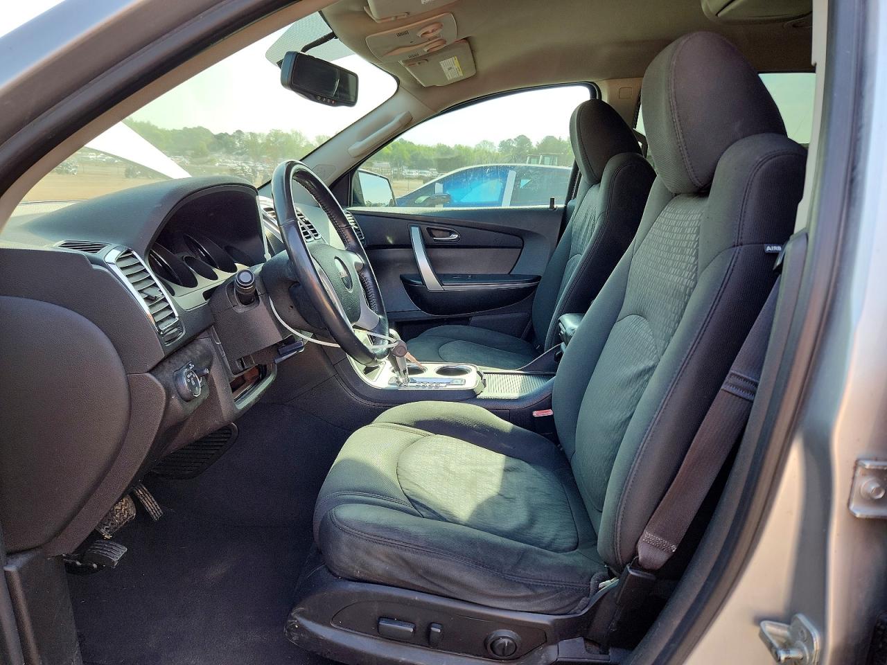 2011 GMC ACADIA SLE photo 19