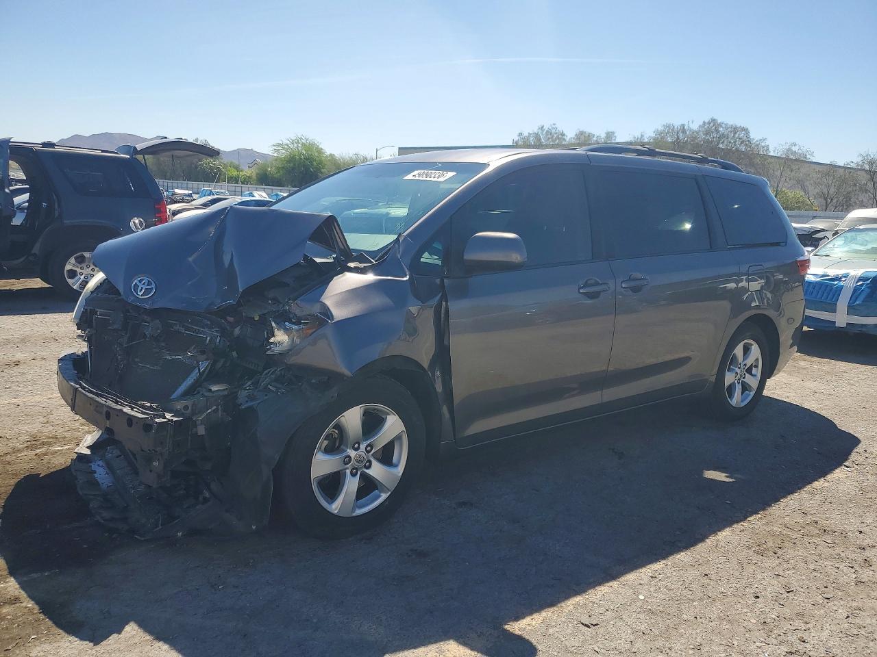 2015 TOYOTA SIENNA