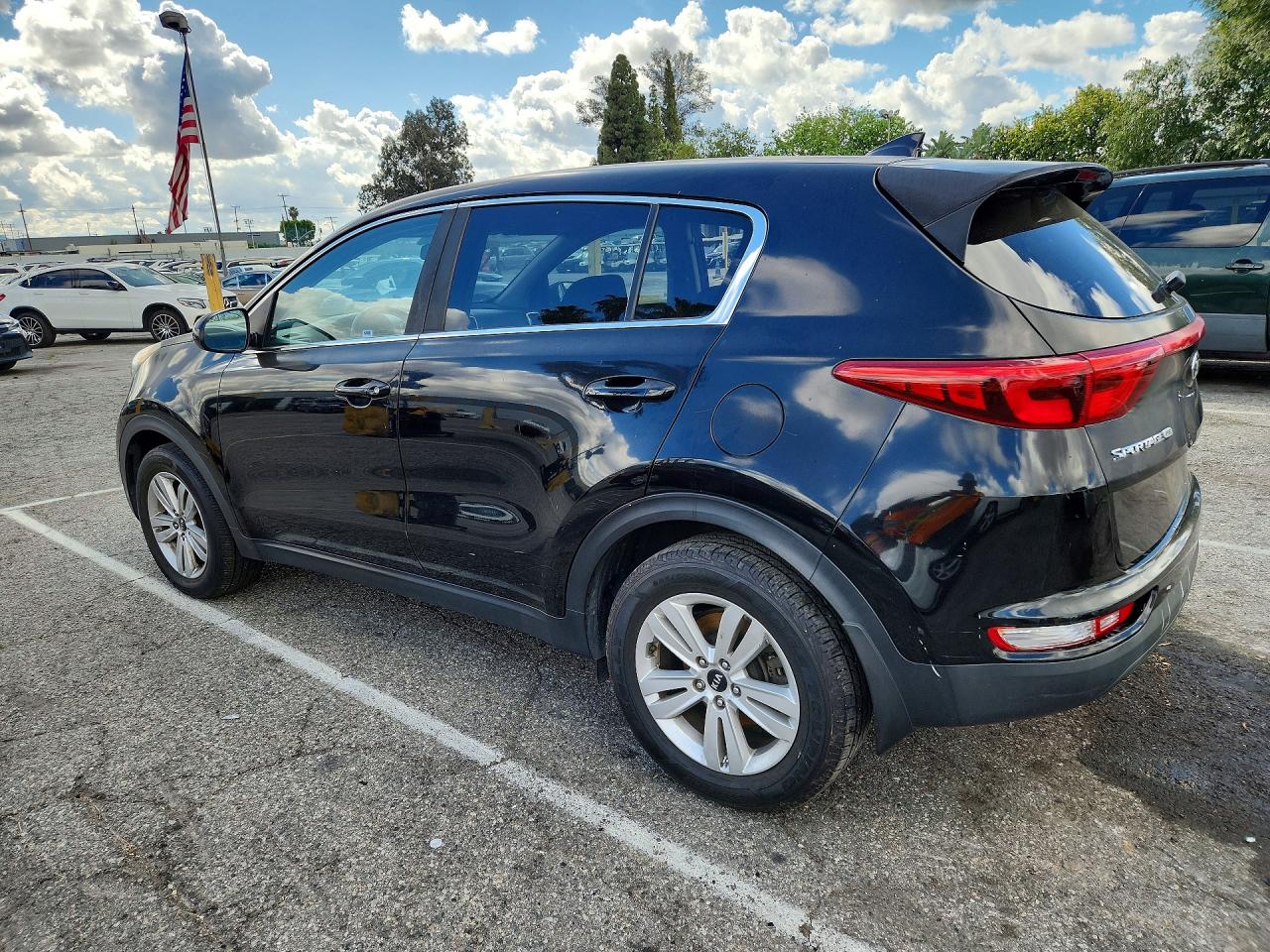 2019 KIA SPORTAGE LX photo 2