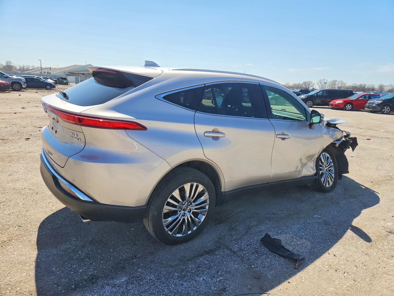 2021 TOYOTA VENZA XLE photo 5