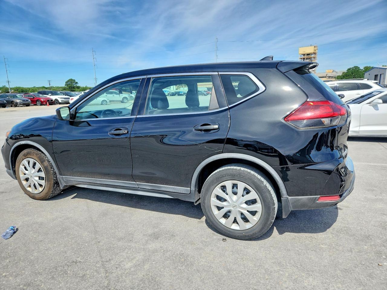 2018 NISSAN ROGUE S photo 2