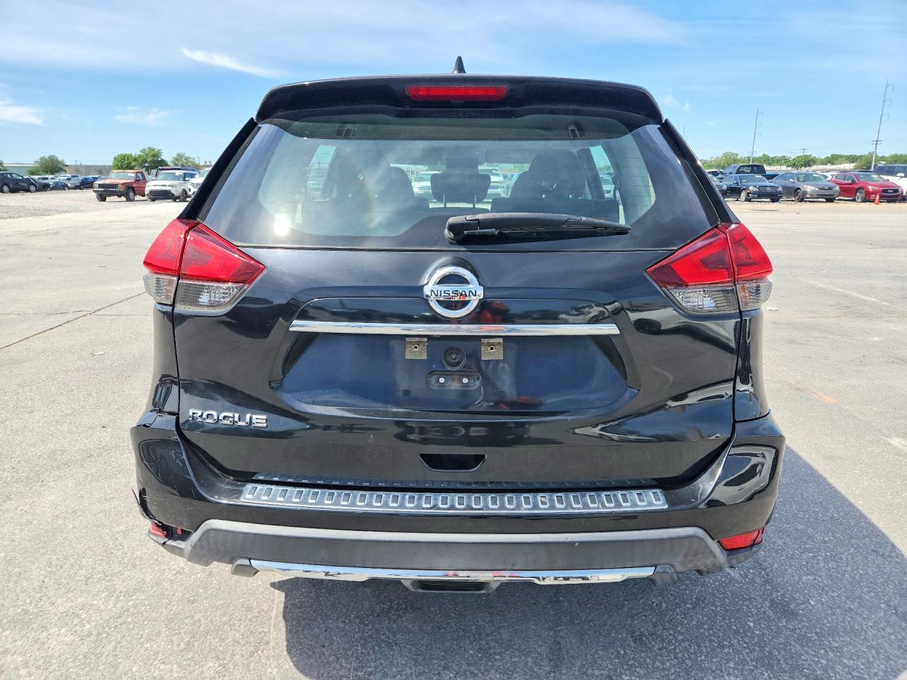 2018 NISSAN ROGUE S photo 6
