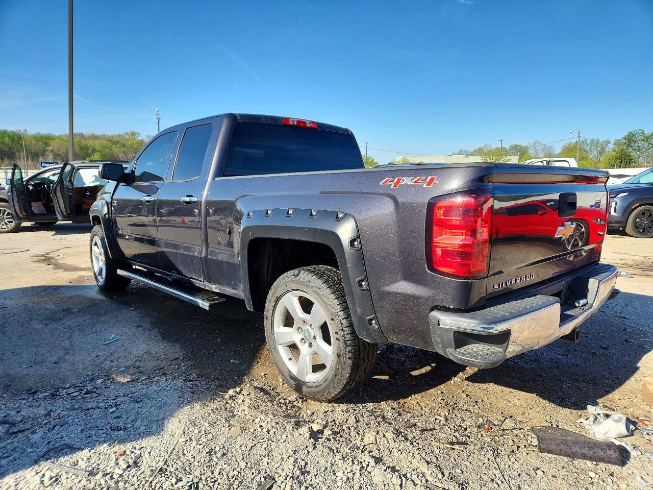 2015 CHEVROLET SILVERADO K1500 photo 3