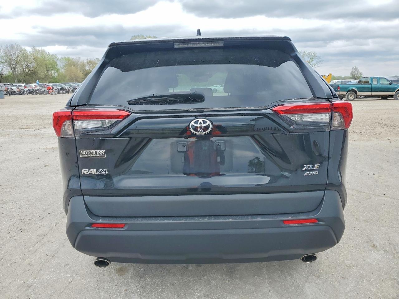 2022 TOYOTA RAV4 XLE PREMIUM photo 11