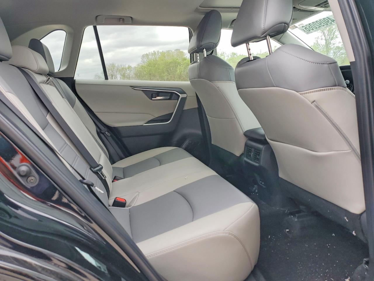 2022 TOYOTA RAV4 XLE PREMIUM photo 21