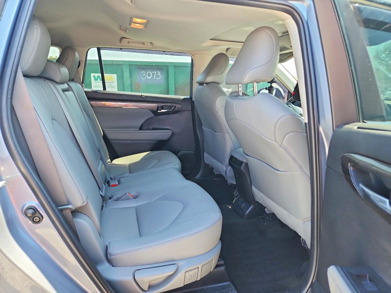 2023 TOYOTA HIGHLANDER LIMITED photo 21