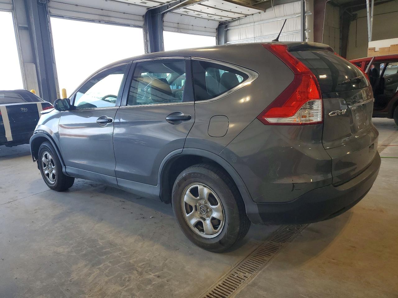 2014 HONDA CR-V LX photo 2