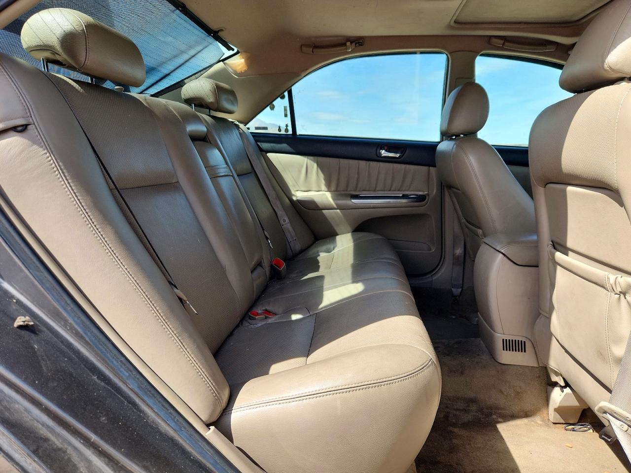 2004 TOYOTA CAMRY SE photo 28