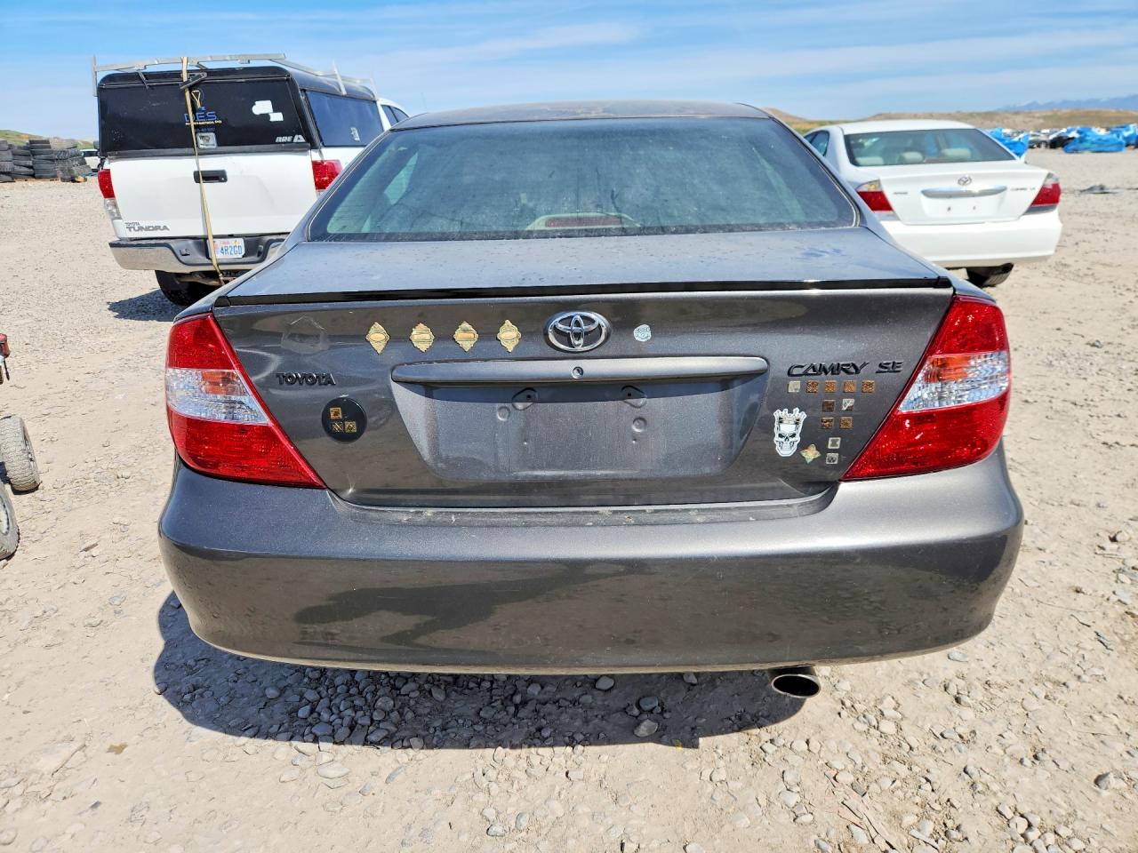 2004 TOYOTA CAMRY SE photo 16
