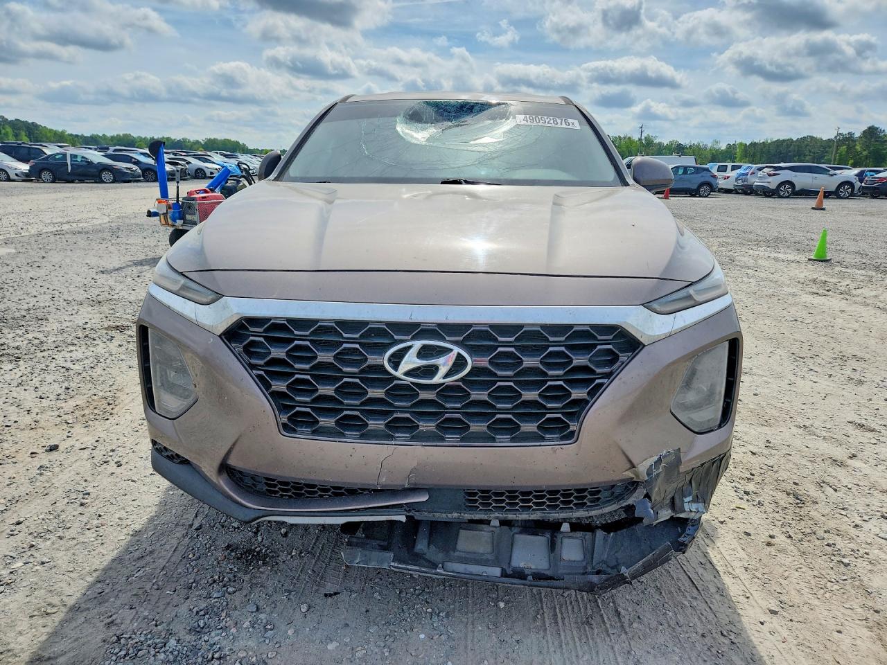 2019 HYUNDAI SANTA FE SE 2.4L photo 9