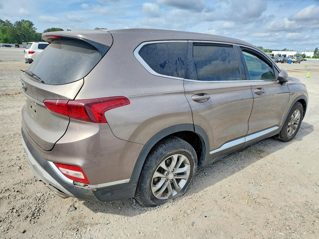 2019 HYUNDAI SANTA FE SE 2.4L photo 5