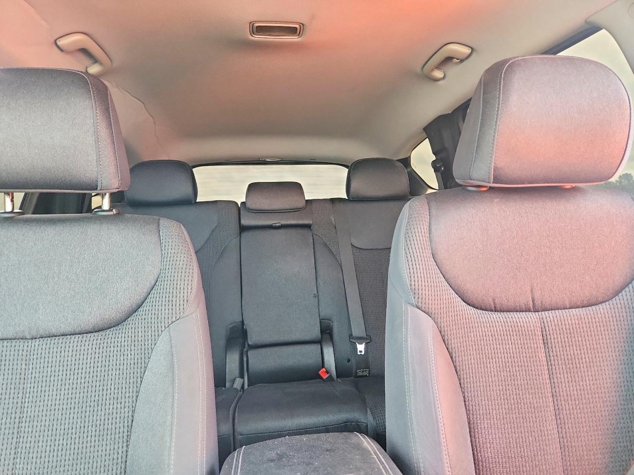 2019 HYUNDAI SANTA FE SE 2.4L photo 19