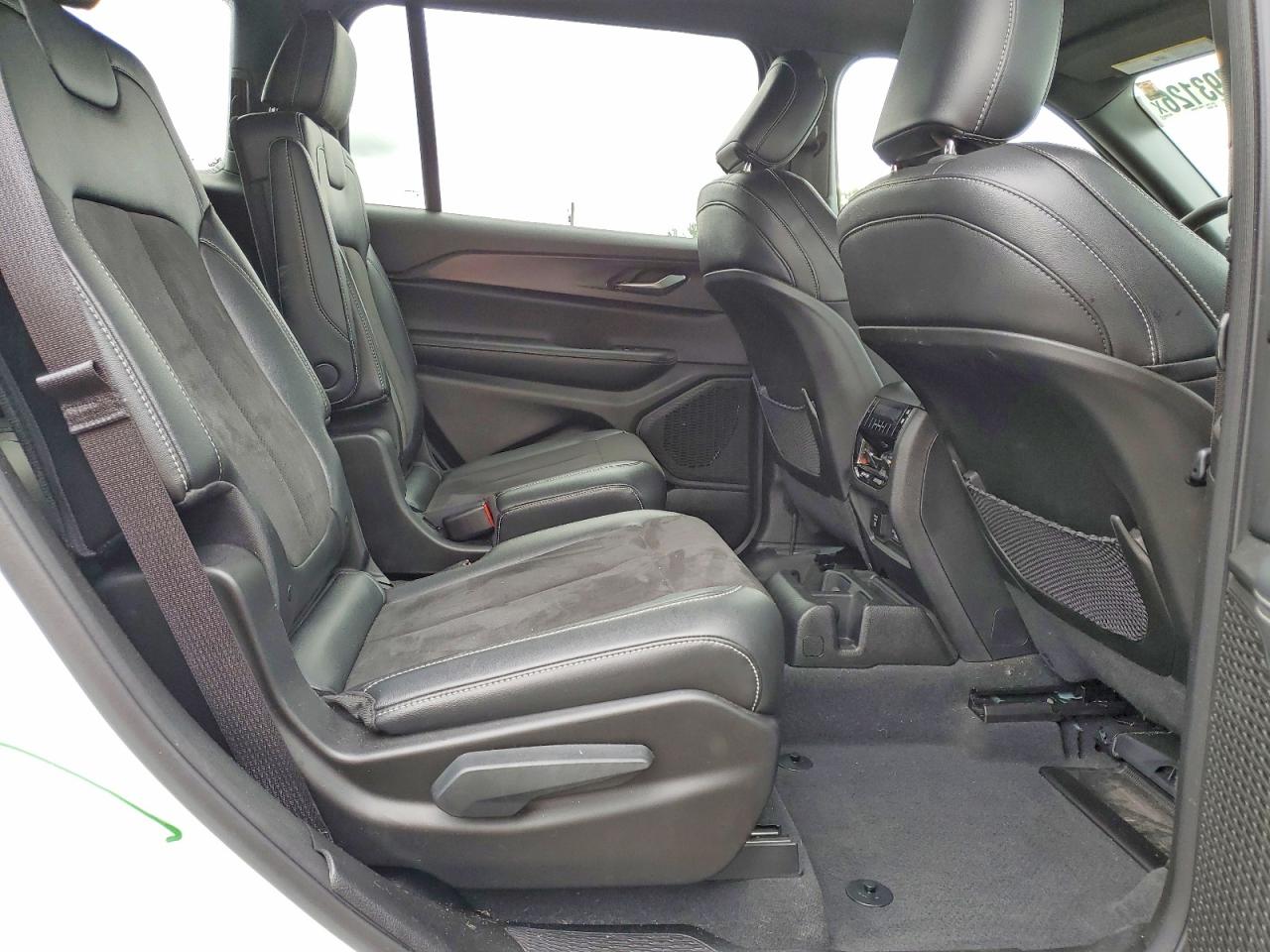2024 JEEP GRAND CHEROKEE L LAREDO photo 21