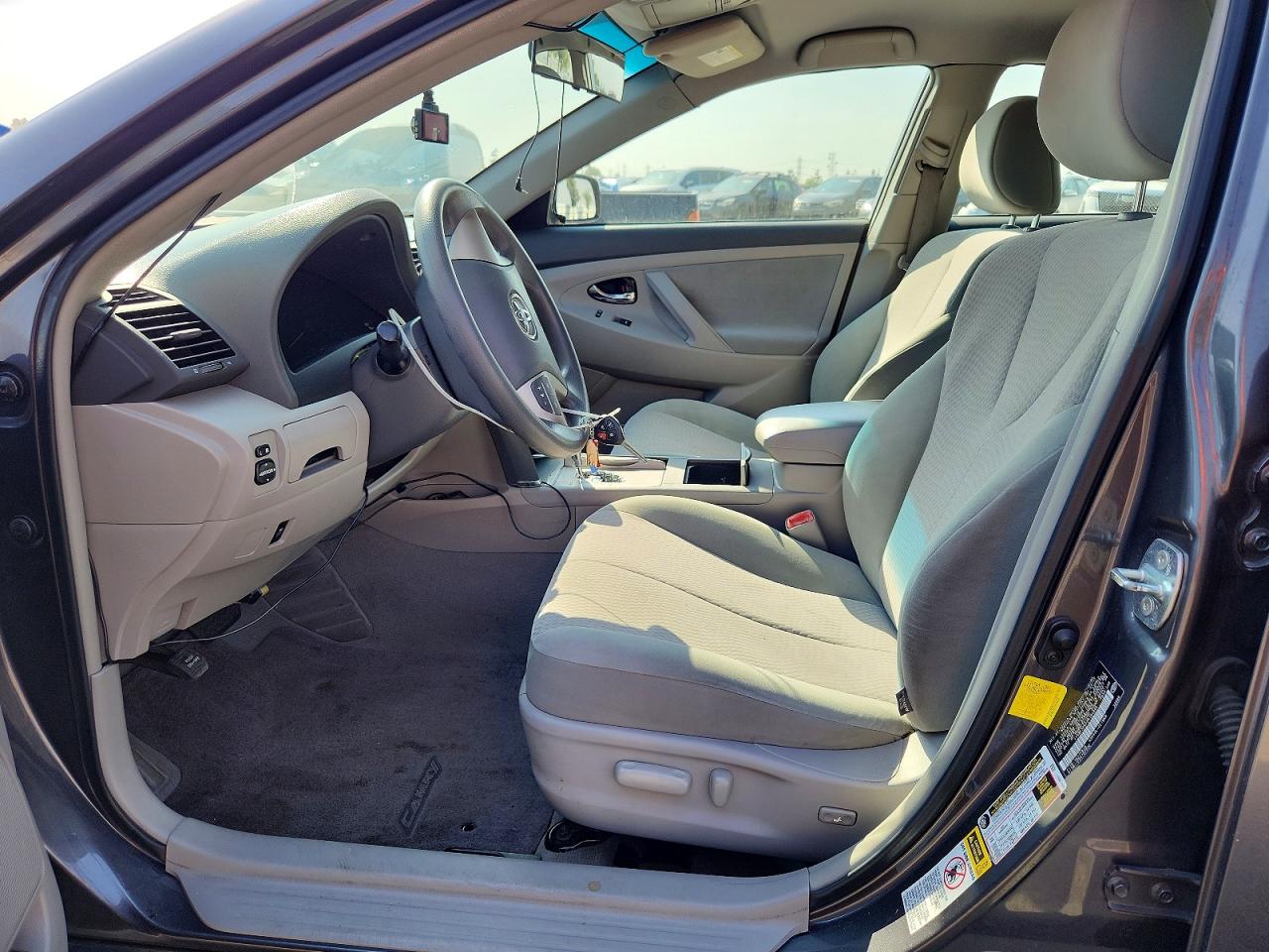2011 TOYOTA CAMRY LE photo 7