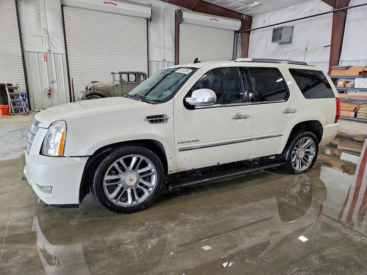 2012 CADILLAC ESCALADE