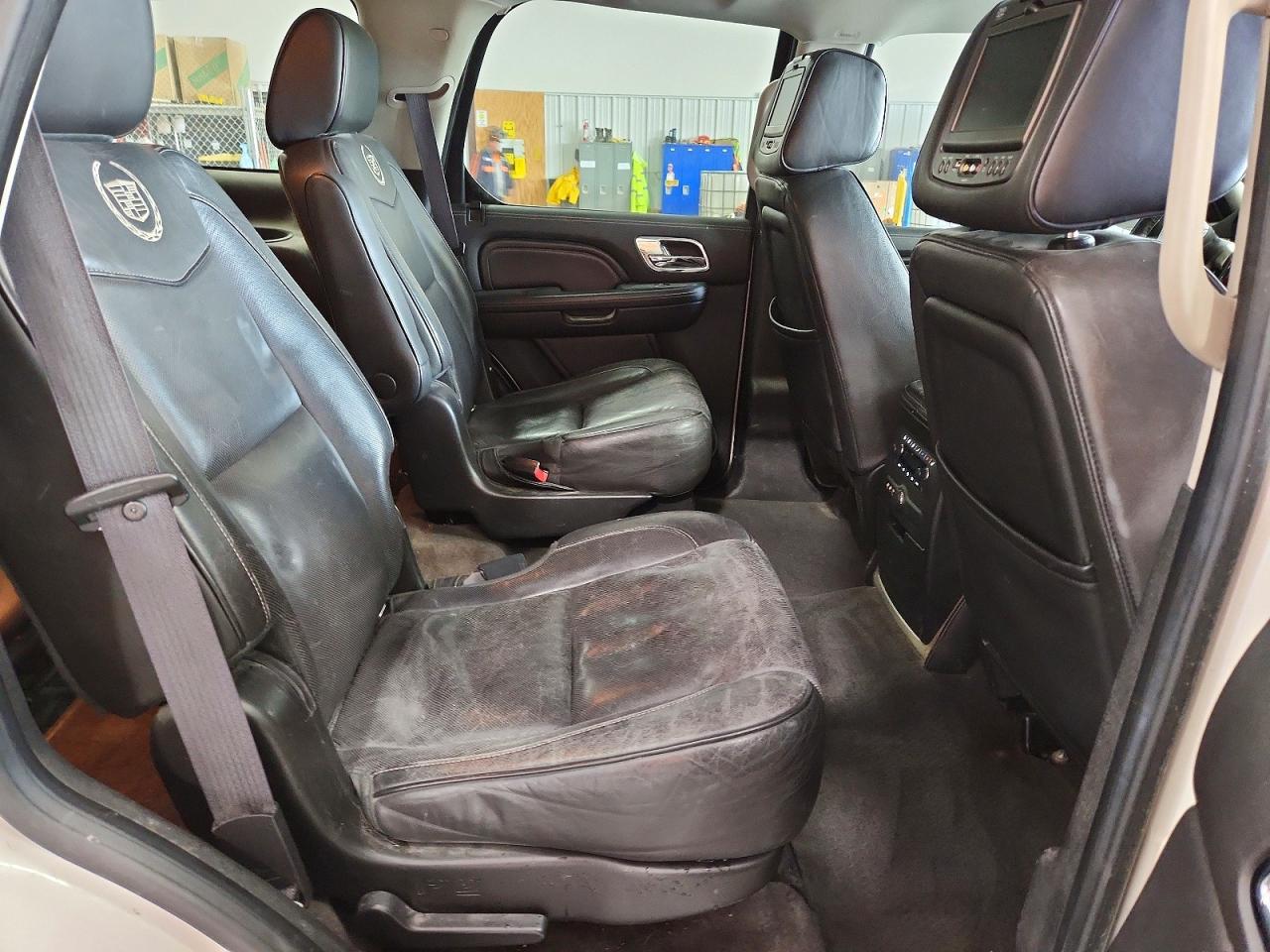 2012 CADILLAC ESCALADE PLATINUM photo 11