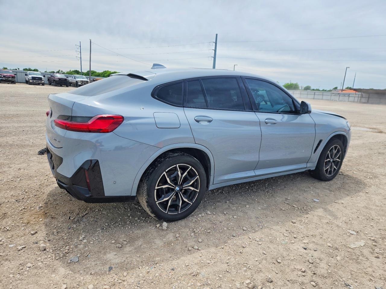 2024 BMW X4 XDRIVE30I photo 3